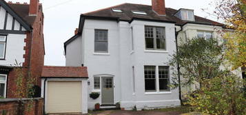 6 bedroom semi-detached house for sale