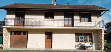 Maison de ville avec terrasse et jardin