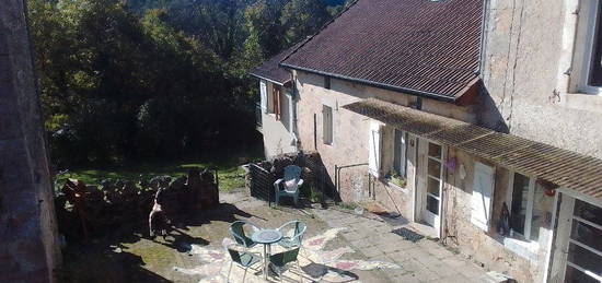 2 maisons, 4 hectares