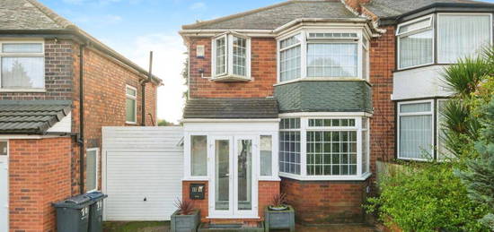 3 bedroom semi-detached house for sale