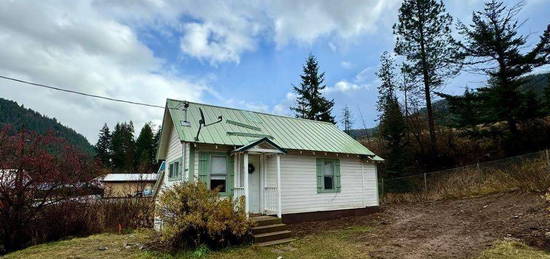 503 School St, Mullan, ID 83846