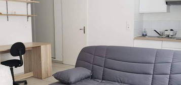 Studio meublé  à louer, 1 pièce, 26 m², Étage 2/5