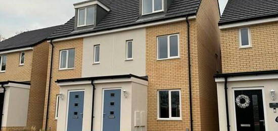 3 bedroom semi-detached house