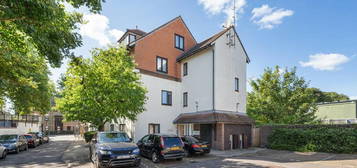 1 bedroom ground floor flat for sale