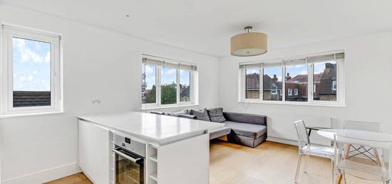 Flat for sale in Alvanley Gardens, West Hampstead, London NW6