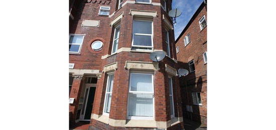 Flat to rent in Princes Street, Southport PR8