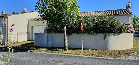 Maison de plain-pied  à vendre, 4 pièces, 2 chambres, 64 m²