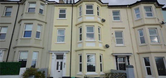 Flat to rent in Seafield Road, Seaton, Devon EX12