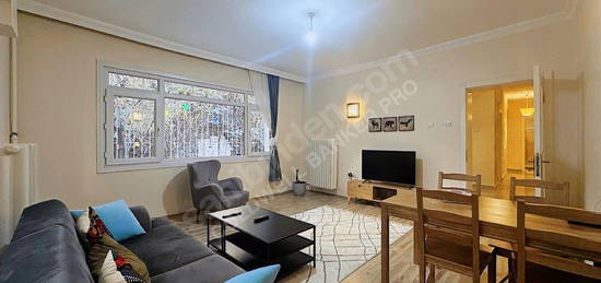 Kennedy Caddesi'nde Eşyalı Kiralık 3+1 Bahçe Katı