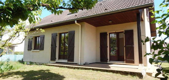 BLETTERANS (JURA), à vendre maison 95 m², trois chambres, garage, terrain plat, clos et arboré 895 m²