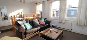 2 bed flat to rent