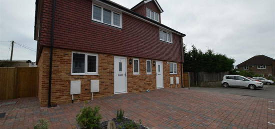 2 bedroom detached house