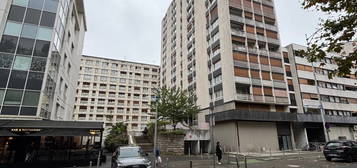 Appartement  à louer, 5 pièces, 4 chambres, 100 m²