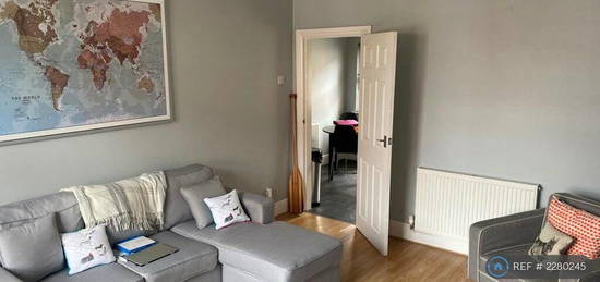 2 bedroom terraced house