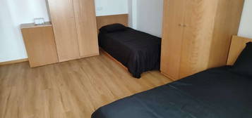 Suite - Quarto duplo (2 camas individuais) e WC privativo