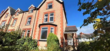 6 bed semi-detached house for sale