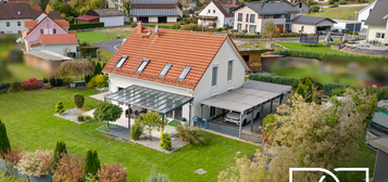 Neuwertiges Einfamilienhaus! Energieeffizientes Anwesen in naturnaher Lage und großem Grundstück