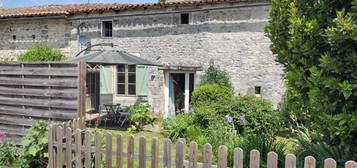 Très Jolie Maison de 3 Chambres au fond d'une Impasse