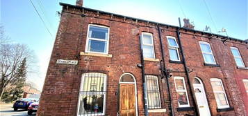 Terraced house to rent in Harold Place, Hyde Park, Leeds LS6