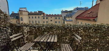 Sonnige 2 Zimmer Dachgeschosswohnung mit Terrasse nähe AKH (Klimaanlage)