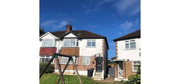 Flat to rent in Meadway Close, Barnet EN5