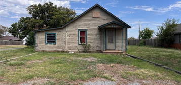 117 N Broadway, Arapaho, OK 73620