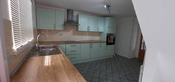 3 bed terraced house to rent