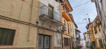 Chalet adosado en venta en calle Hilachas, 34