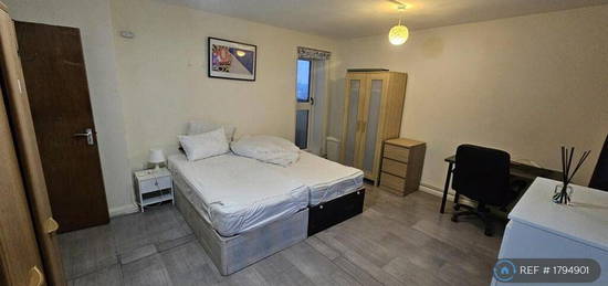 1 bedroom flat share