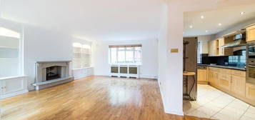 Mews house to rent in Robert Close, Little Venice W9