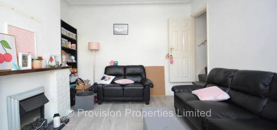 2 bedroom terraced house