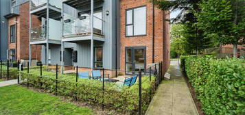 2 bed maisonette for sale