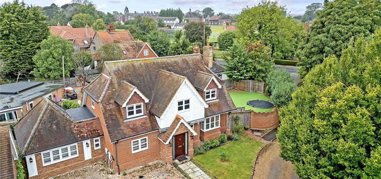 5 bed detached house for sale