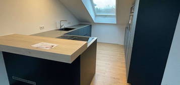 Neu renovierte 4 Zimmer  Dachgeschoss Wohnung