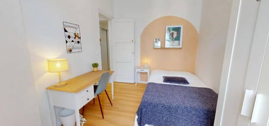 Chambre de service meublée  à louer, 5 pièces, 5 chambres, – m²