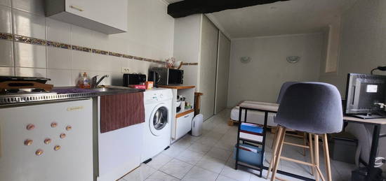 Studio  à louer, 1 pièce, 21 m², Étage 1/–