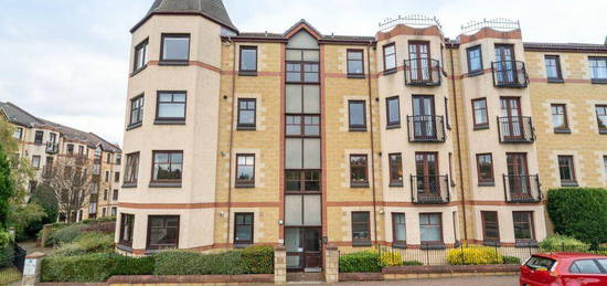 2 bedroom ground floor flat for sale