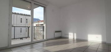 Appartement  à louer, 2 pièces, 1 chambre, 43 m²