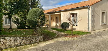 Maison de plain-pied  à vendre, 5 pièces, 3 chambres, 138 m²