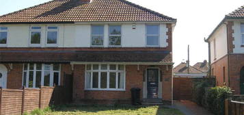 3 bedroom semi-detached house to rent