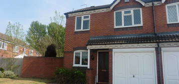 3 bedroom semi-detached house to rent