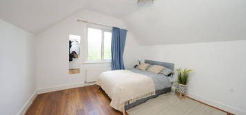 Room to rent in Twickenham Road, Isleworth TW7