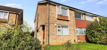 Maisonette for sale in Larkspur Way, West Ewell, Surrey. KT19