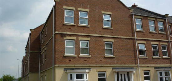 Flat to rent in Whitehall Drive, Wortley, Leeds LS12