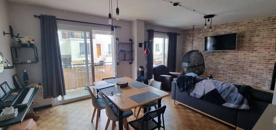 Charmant appartement avec jardin, meublé/équipé, 1350 euros inclus (élec/internet/chauffage), 60 m2