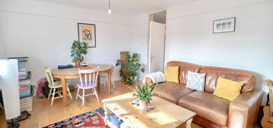 Flat to rent in Brook Road, London N8