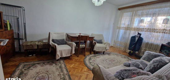 Închiriez apartament cu doua camere