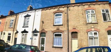 4 bed terraced house to rent