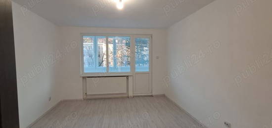 Vamd apartament cu 2 camere renovat