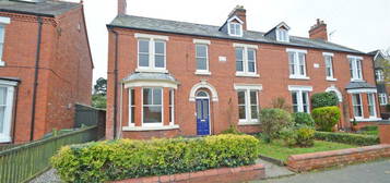 5 bedroom semi-detached house for sale